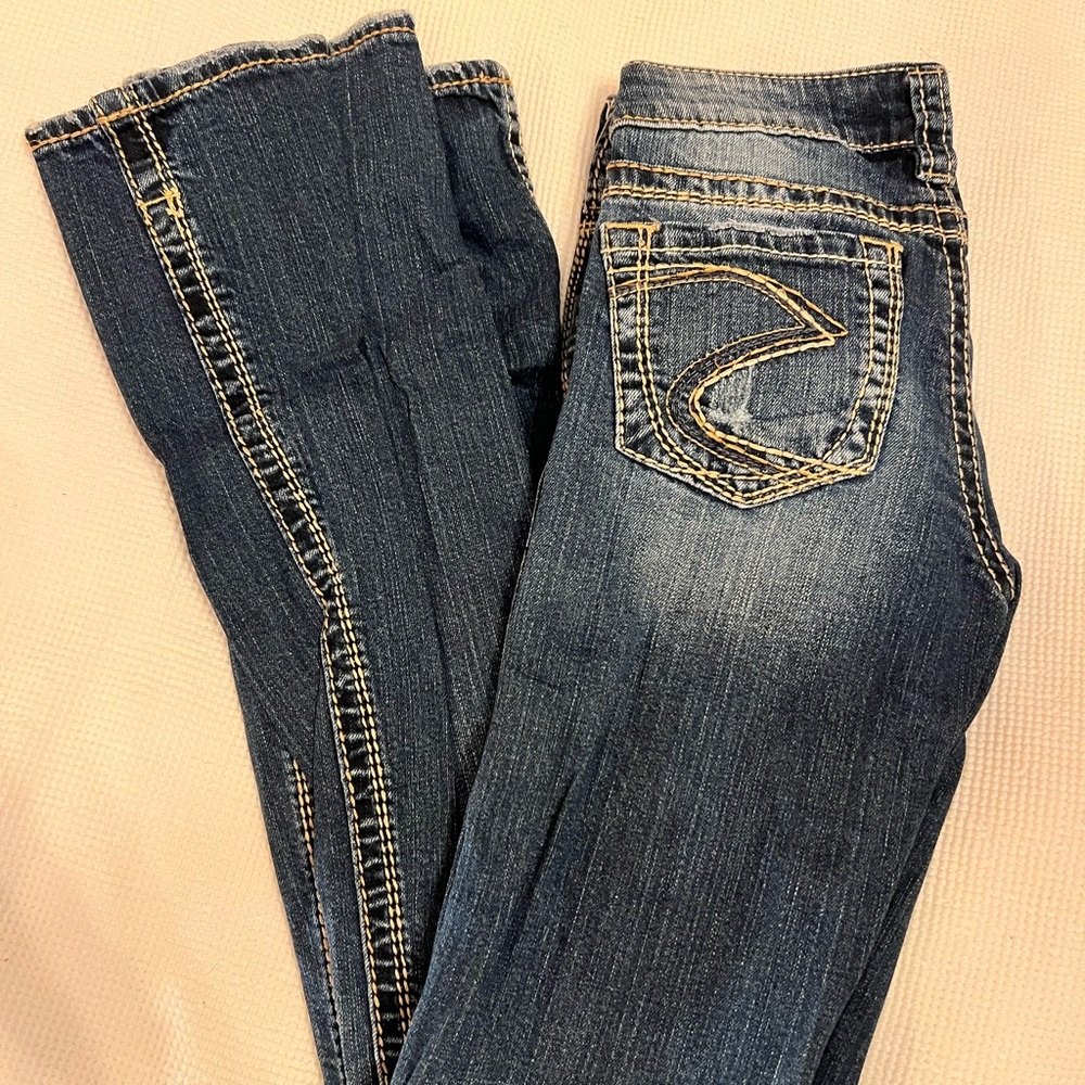 Silver Jeans Women's Dark Blue Bootcut Jeans with Contrast Stitching